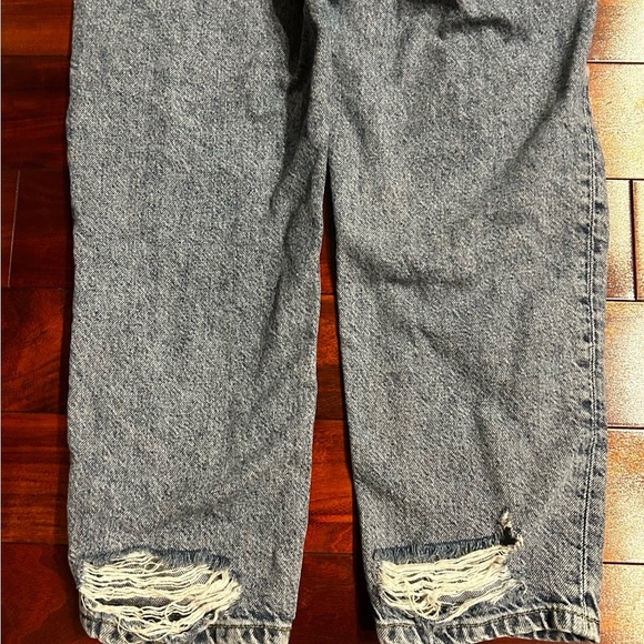 Distressed -Gray Moms jean High waisted -Straight Leg Jeans size 4 Tall - Picture 7 of 11